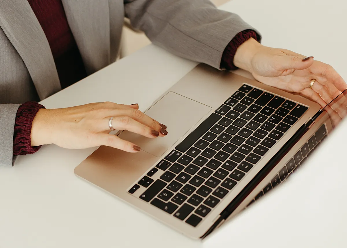 carla covelo contacto